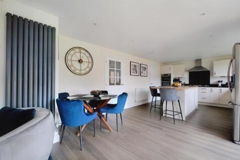 Living/Dining Kitchen