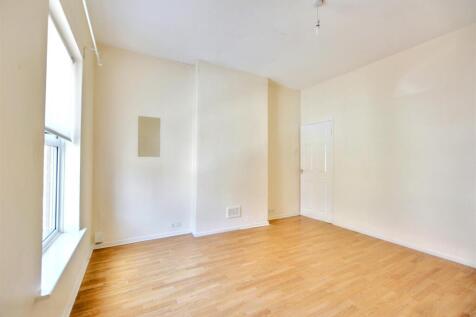 Bedroom 1_2.jpeg