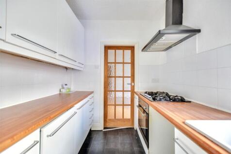 Kitchen_2.jpeg