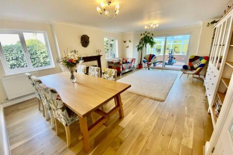 Dining/Family Room