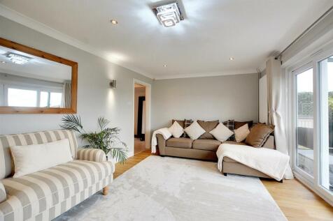 Lounge/Sitting Room
