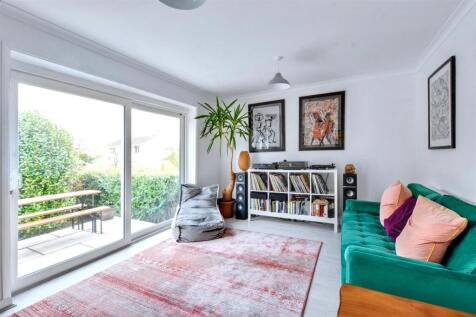 Open Plan Living/Dining Area