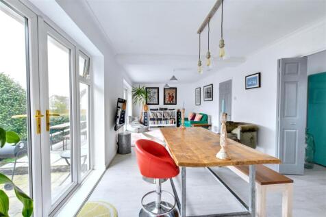 Open Plan Living/Dining Area