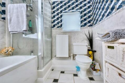 Bathroom_2.jpeg