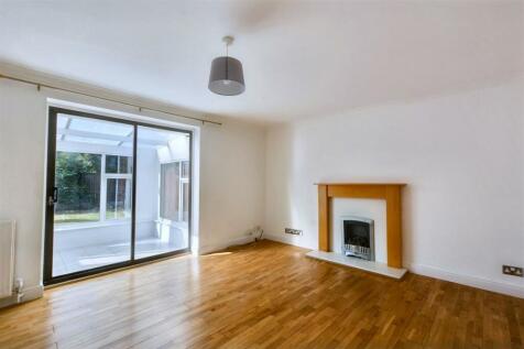 Lounge/Sitting Room
