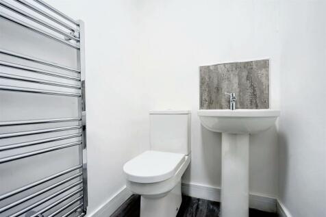 Ensuite Bedroom 2-1.jpeg