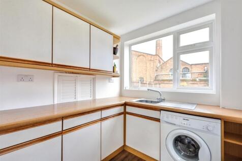 Kitchen_2.jpeg