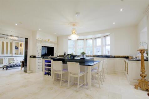 Dining/Living Kitchen