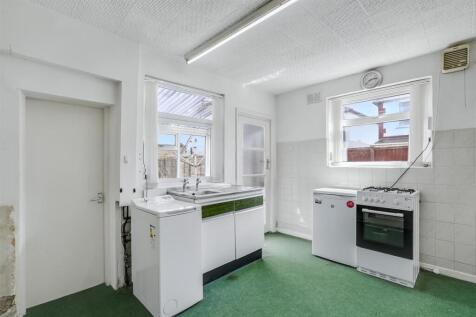Kitchen 1_2.jpeg