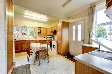 Kitchen_1.jpeg