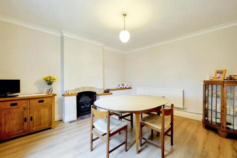 Dining Room_1.jpeg