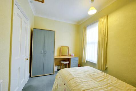 Bedroom 4_2.jpeg