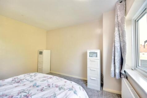 Bedroom 1_3.jpeg