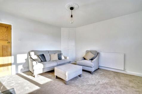Lounge/Sitting Room