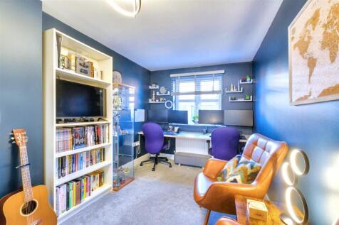 Sitting Room/Bedroom