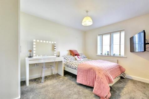 Bedroom 1_1.jpeg