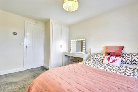 Bedroom 1_3.jpeg
