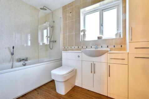 Bathroom_3.jpeg