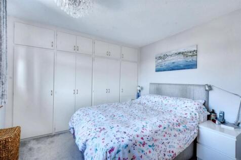 Bedroom 1_2.jpeg