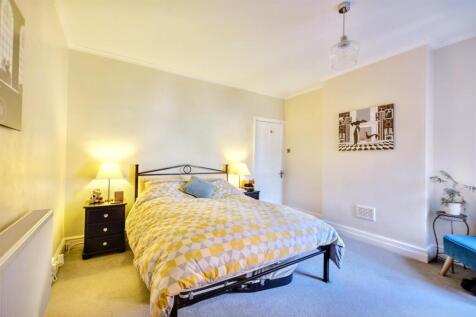 Bedroom 1_2.jpeg