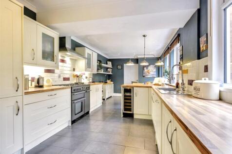 Kitchen_1.jpeg