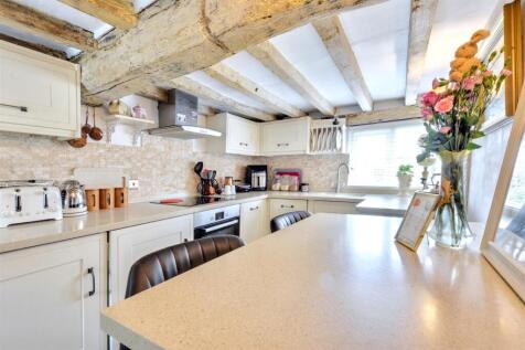 Kitchen_1.jpeg