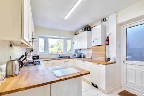 Kitchen_2.jpeg