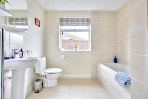 Bathroom_2.jpeg