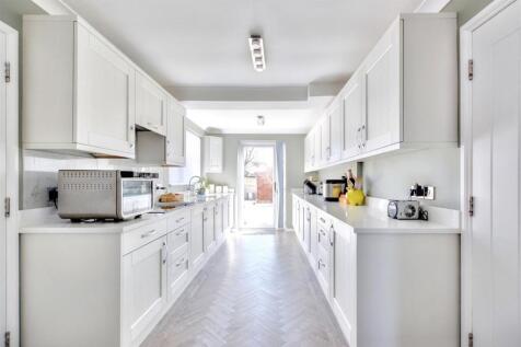 Kitchen_1.jpeg