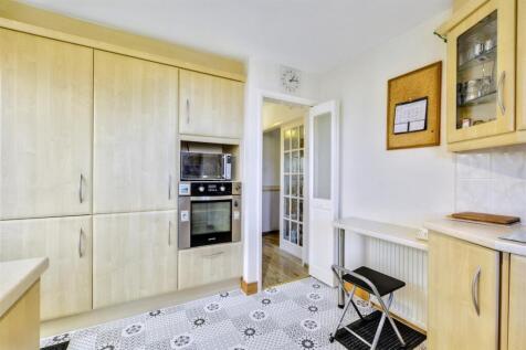 Kitchen_2.jpeg