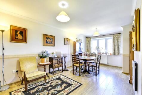 Lounge/ Dining Room