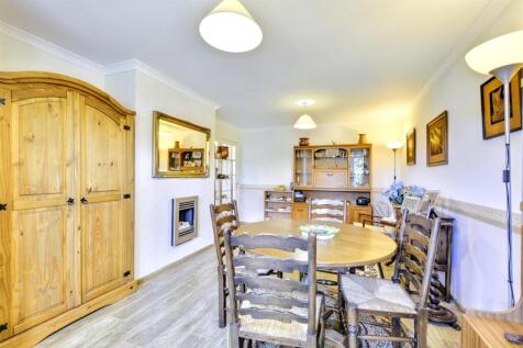 Lounge/ Dining Room