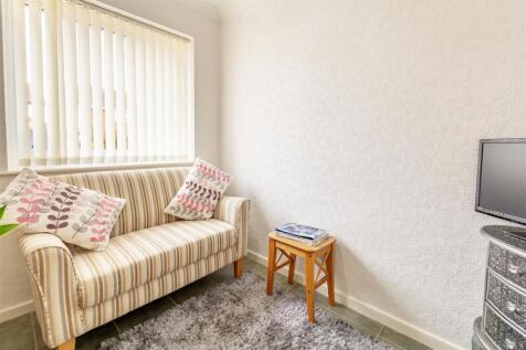 Sitting Room/Bedroom