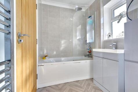 Bathroom_2.jpeg