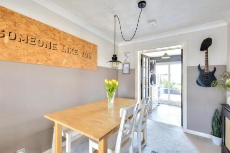 Dining Room_1.jpeg