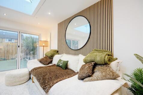 Lounge/Sitting Room
