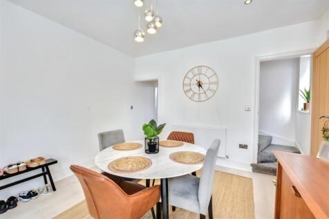 Dining Room_4.jpeg