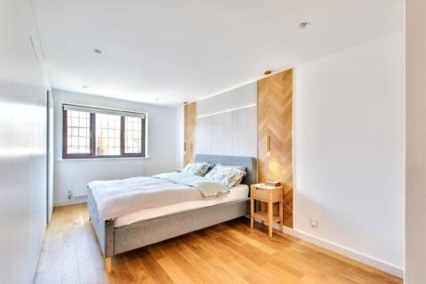 Bedroom 1_1.jpeg