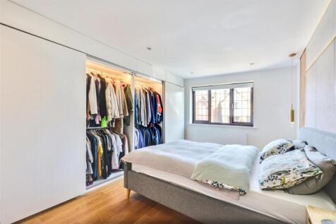 Bedroom 1_4.jpeg