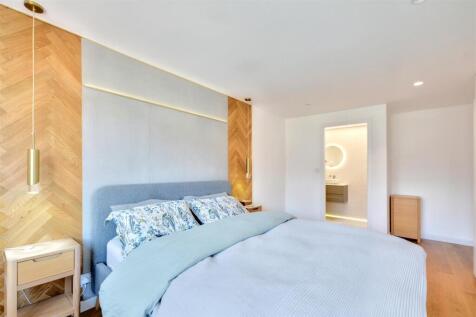 Bedroom 1_3.jpeg
