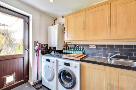 Utility Room_1.jpeg