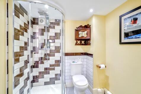 front cott Shower Room 1_1.jpeg