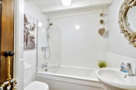 Bathroom 1_1.jpeg