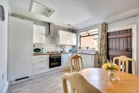 Kitchen_1.jpeg