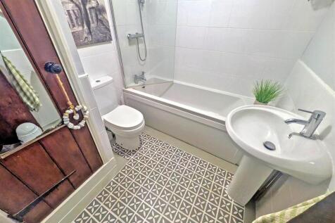 Bathroom_1.jpeg