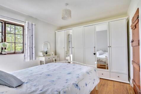 Bedroom One_3.jpeg