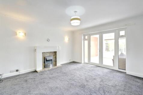 Lounge/Sitting Room