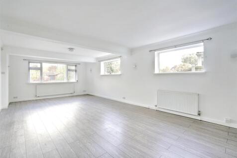Lounge/Sitting Room