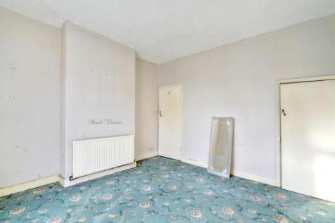 Bedroom 1_2.jpeg
