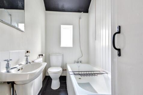 Bathroom.jpeg